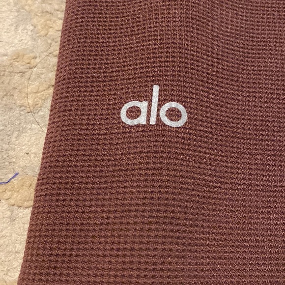 LIKE NEW! High-Waist Micro Waffle LowKey Legging in Cherry Cola by Alo Yoga XS - Picture 6 of 6